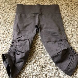 Lulu biker Capri